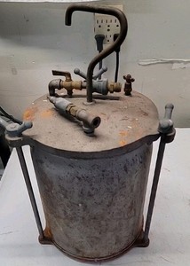  VINTAGE AIR PRESSURE PAINT POT TANK Steam Punk Galvinized Decor