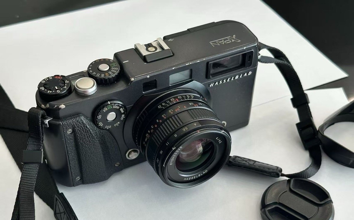 Hasselblad xpan 35mm Panoramic Rangefinder Film Camera with 45mm