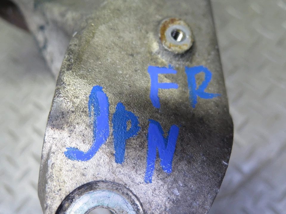 Porsche 911 996 Carrera 1999-2005 4 tracción trasera eje delantero derecho nudillo cubo rueda Foto 2 de 4