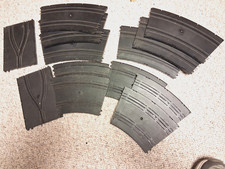 AC GILBERT SLOT CAR TRACK 1/32 SCALE 14 PIECES TOT 2 CROSS OVERS