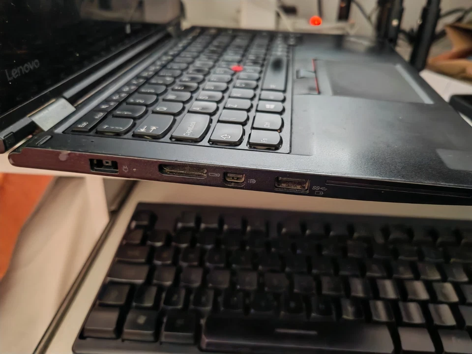 Lenovo ThinkPad X260 · i7-6600U · 8GB · 240GB, photo 2 of 2