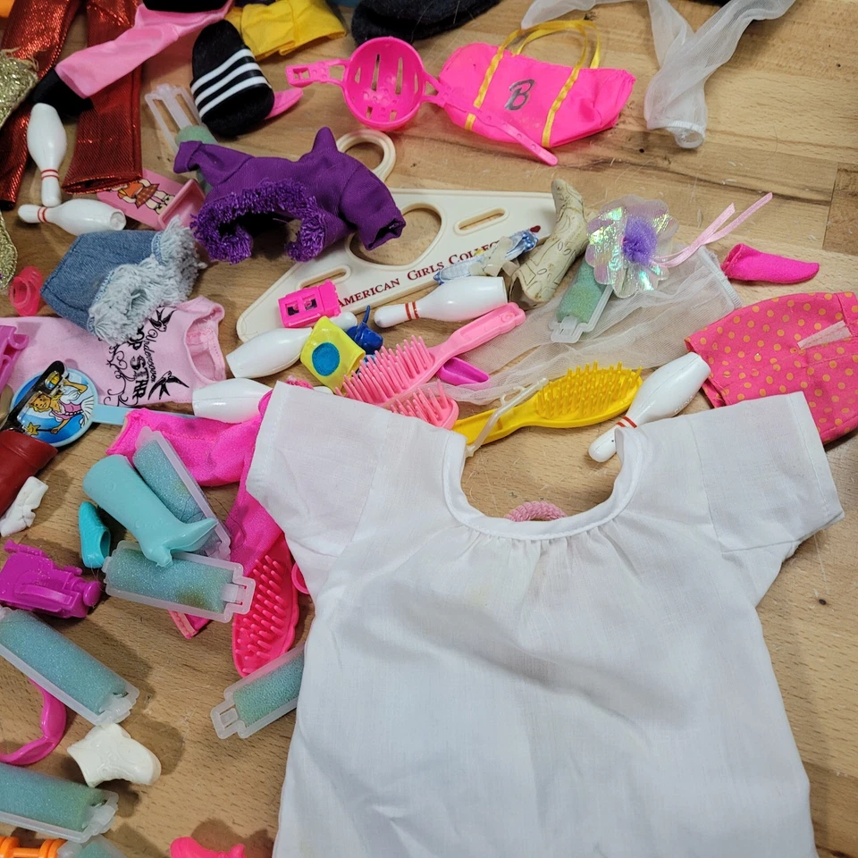 Barbie American Girl Disney? Lote Ropa Accesorios *120 PIEZAS* 2000s? ¿años 90? Foto 3 de 4