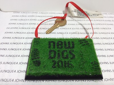 HALLMARK  NEW DIGS  ORNAMENT New with tag Resin Great Gift 