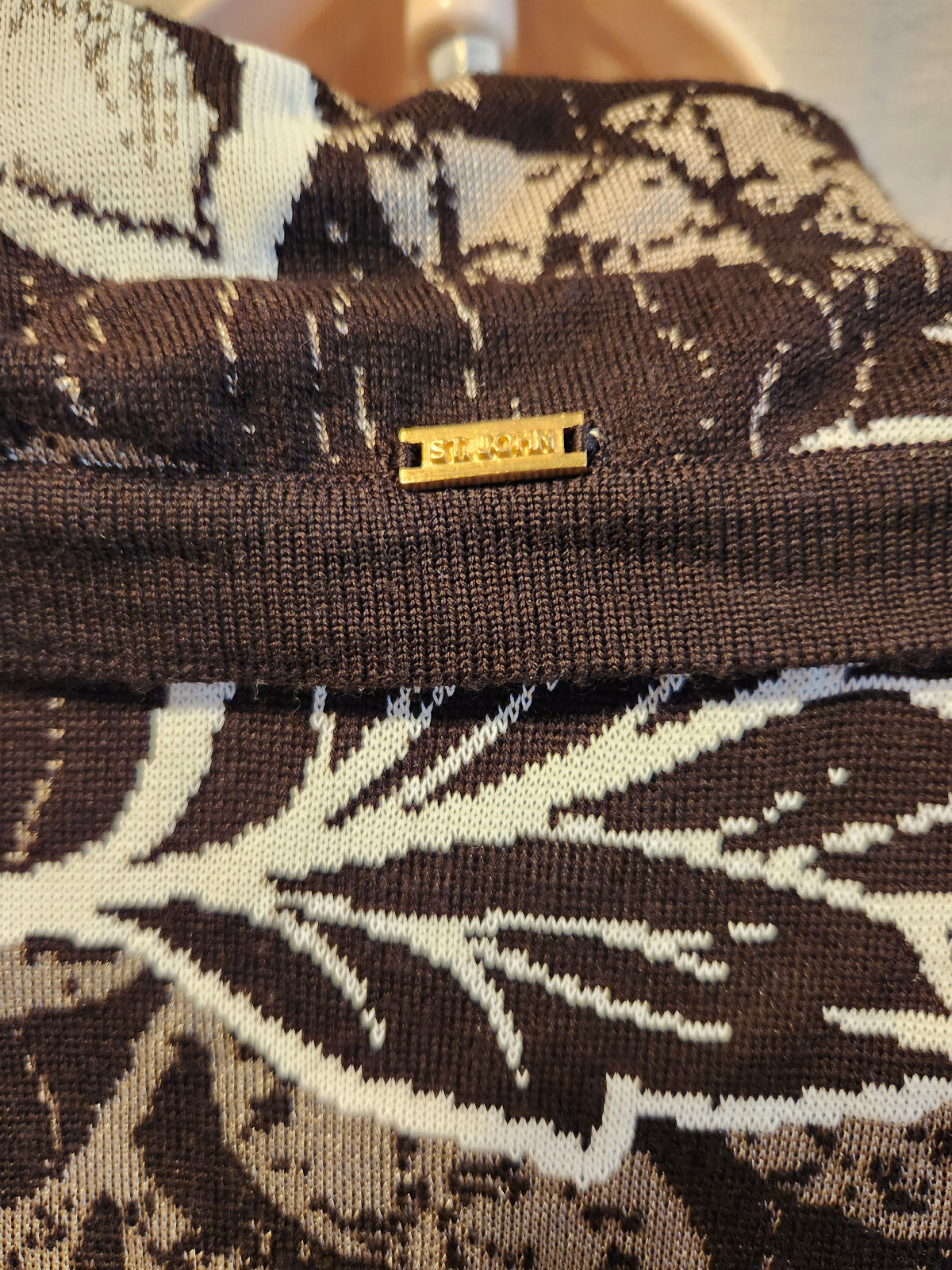 ST. JOHN KNIT LEAF PRINT BUTTON DOWN COLLAR CARDI… - image 7