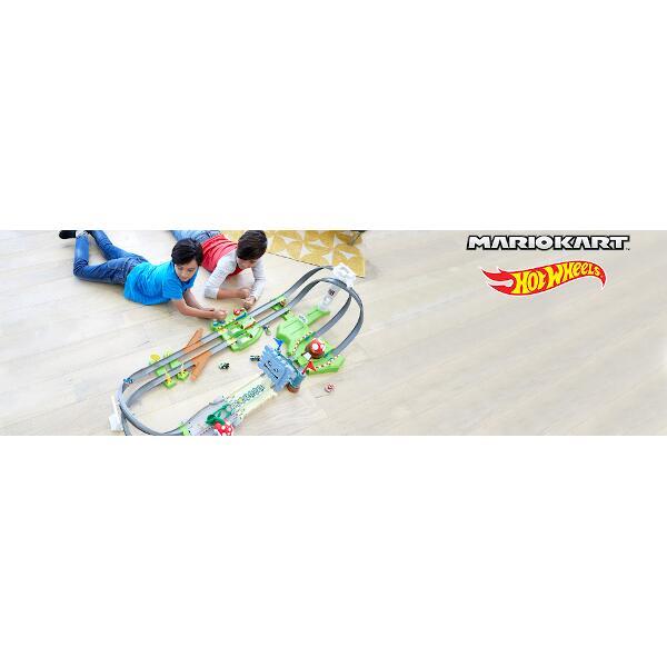 Hot Wheels Mario Kart Circuit Track Set GCP27 DieCast Karts Mario