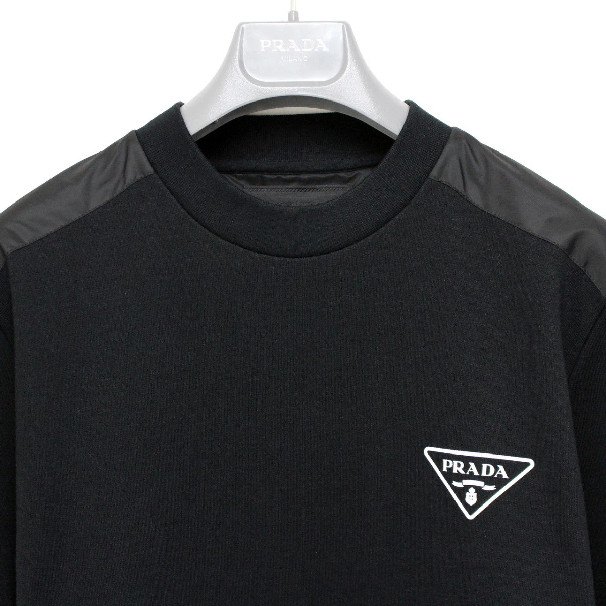 2 Felpa Prada UJL21A 10UF nera con logo taglia XL