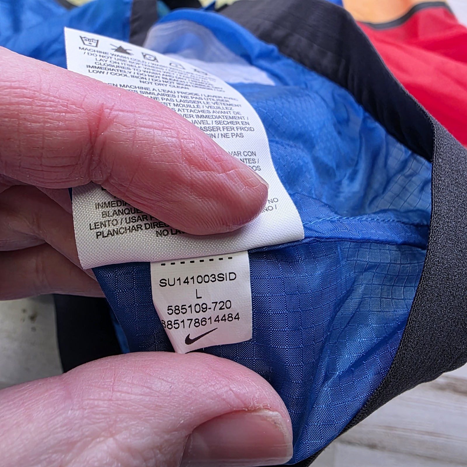 Nike Tech Hyperfuse Windrunner Multicolor Windbre… - image 5