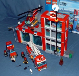 CITY, FIRE STATION SET NO. 60004 - LEGO - 2013 - USED CONDITION