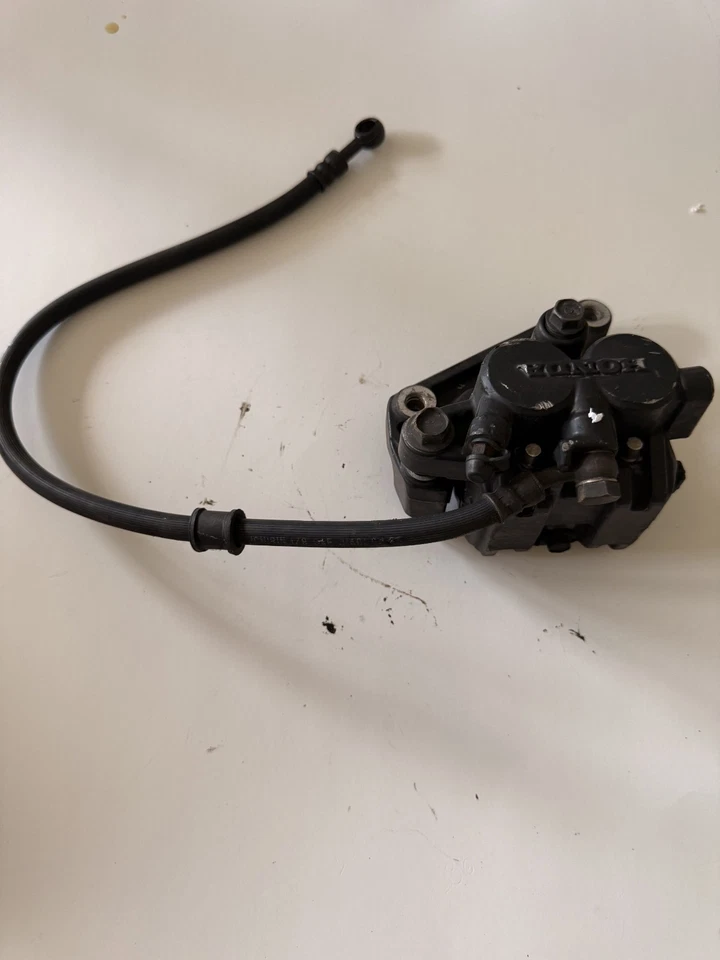 1983 - Honda Nighthawk 750 - Front Caliper - 138 - Image 4 of 4