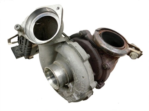 Turbolader Turbo Abgasturbolader mit Druckregler für BMW E61 5er LCi 07-10 3,0d