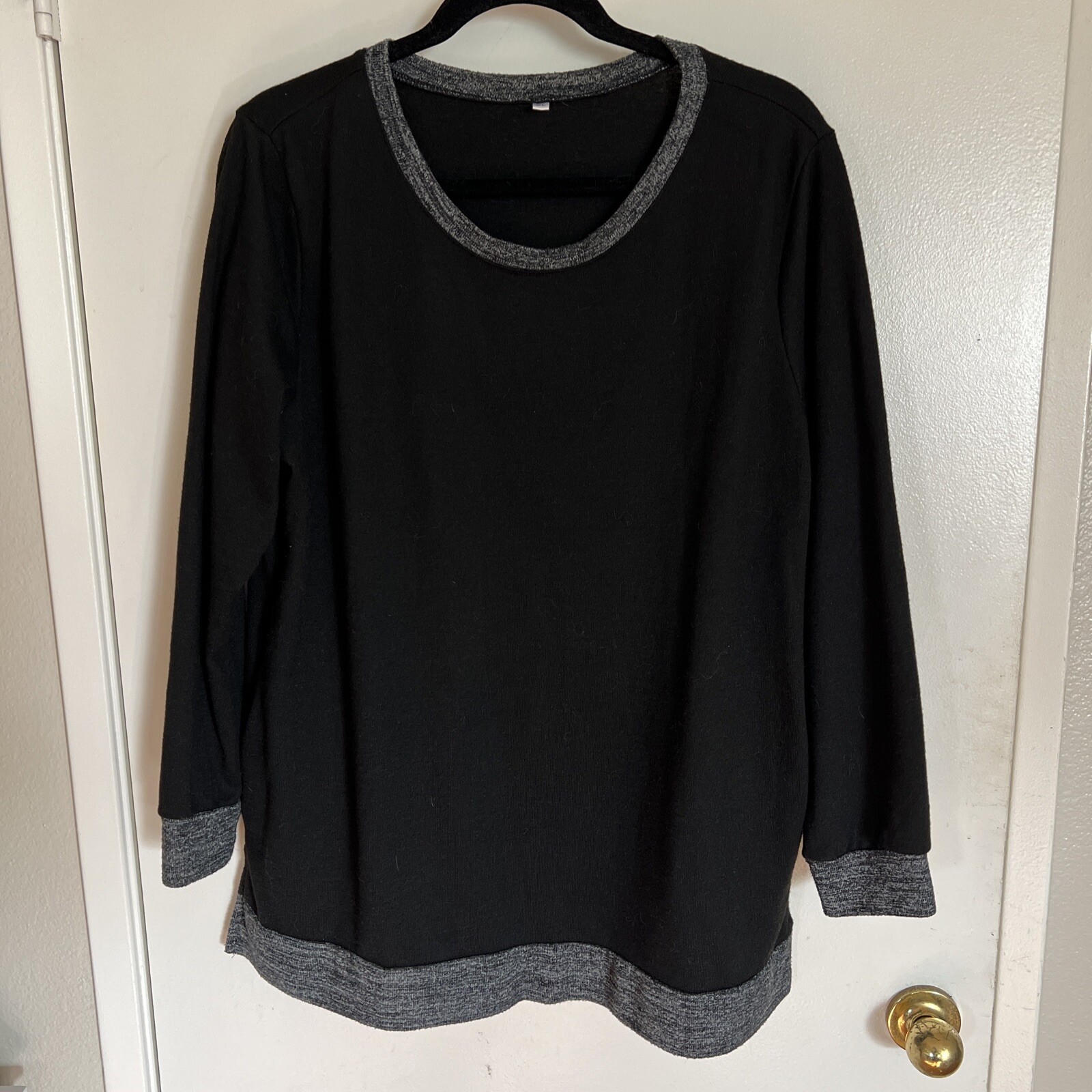 Amazon essentials black long sleeve thin knit pul… - image 1