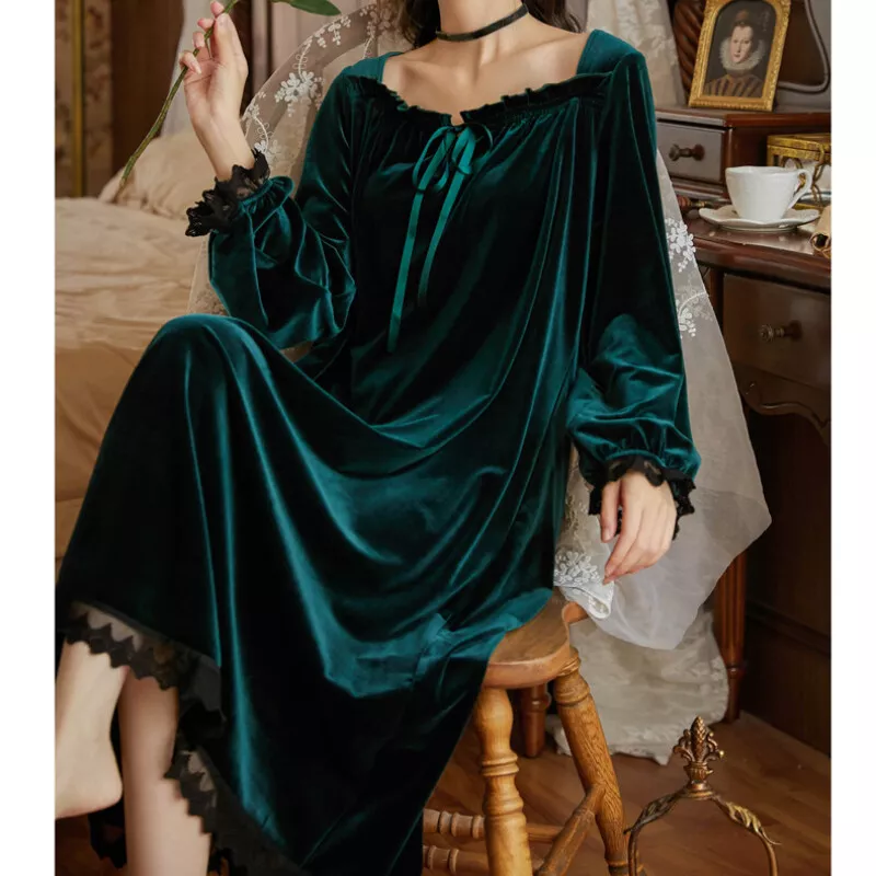 Robe de nuit victorienne sale