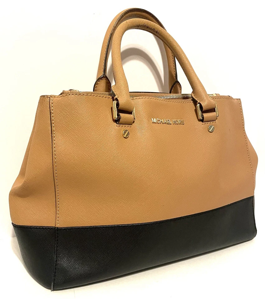 Cartera mediana Michael Kors Sutton bloques de color bronceado/negro Foto 3 de 4