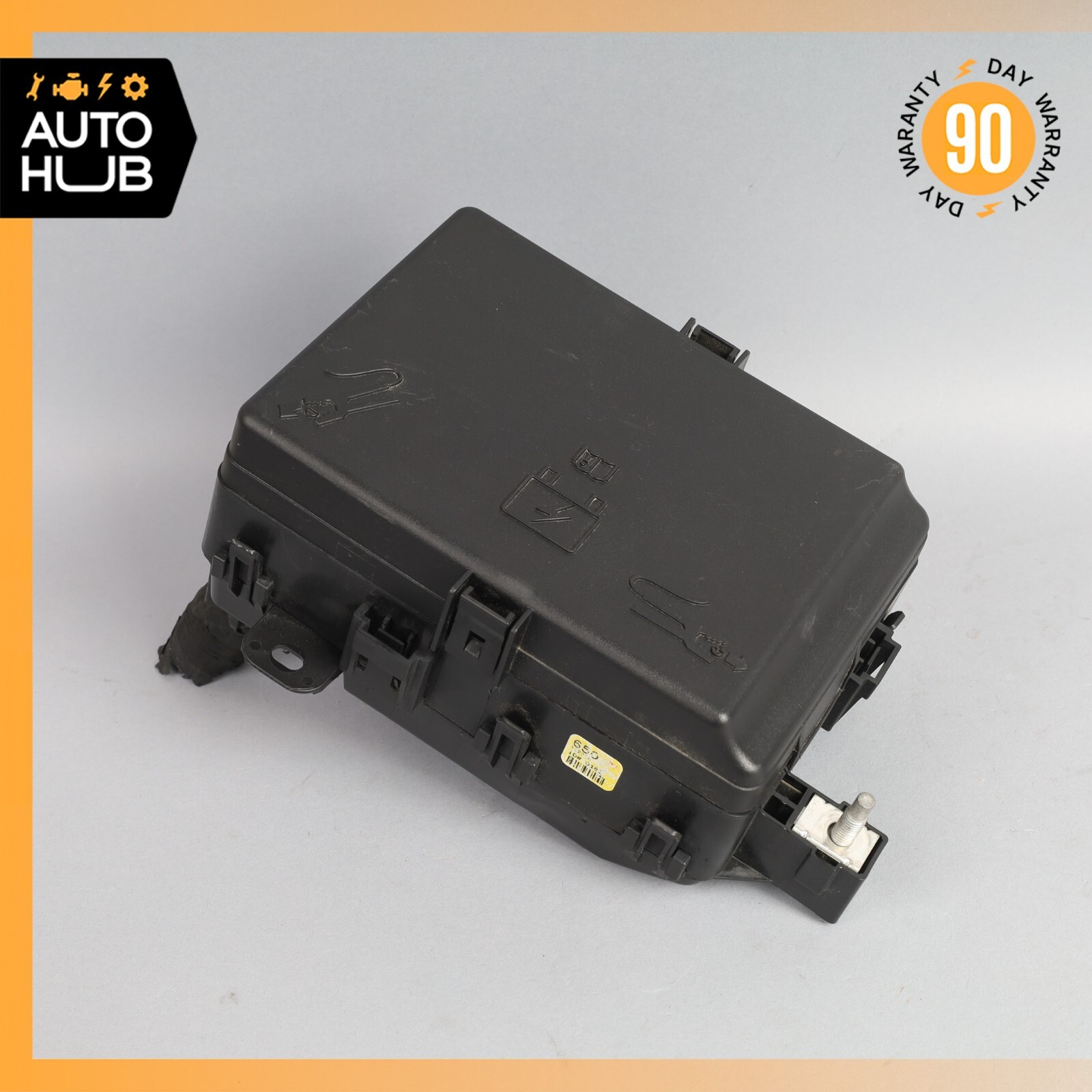 17-20 Maserati Levante S M161 3.0L Front Under Hood Fuse Box 670035173 OEM 26k