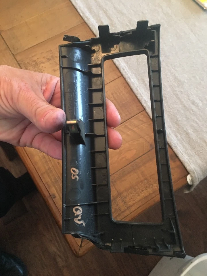 Panel de instrumentos Infiniti Nissan OEM 02-06 Q45 bisel central del tablero 68246AR000 Foto 4 de 4