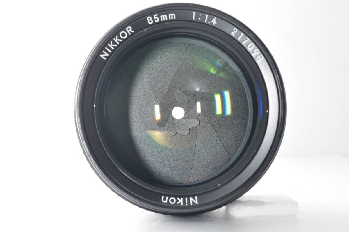 Nikon Nikkor 85mm F1.4 Ai-s with Accessories, Beautiful