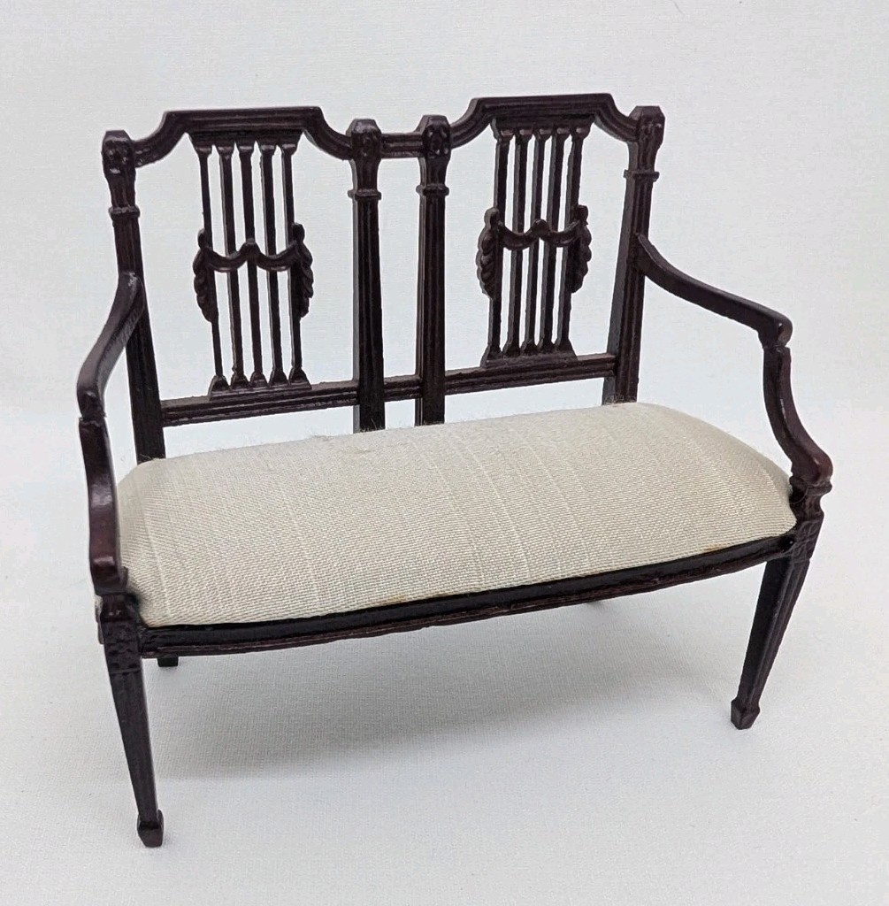 Miniature Dollhouse 1:12 Scale Bespaq Settee