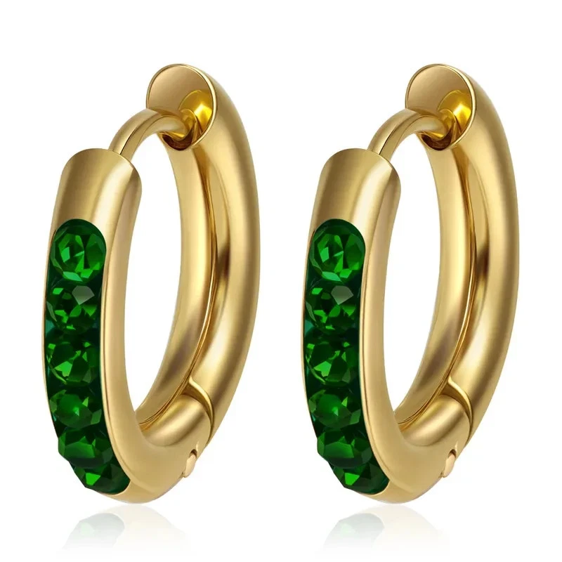 Pendientes Huggie de aro verde de acero quirúrgico de oro de 18 quilates para mujer antideslustre Foto 4 de 4