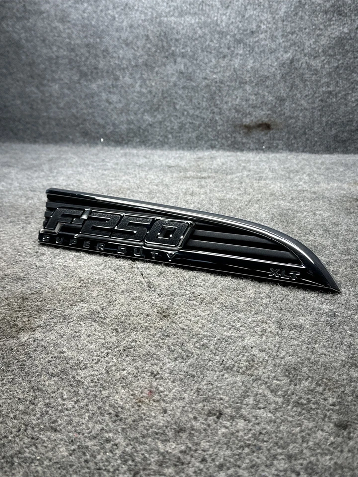2011-2016 Ford F-250 Super Duty XLT emblema do para-lama do lado direito fabricante de equipamento original (H15) - Imagem 2 de 4