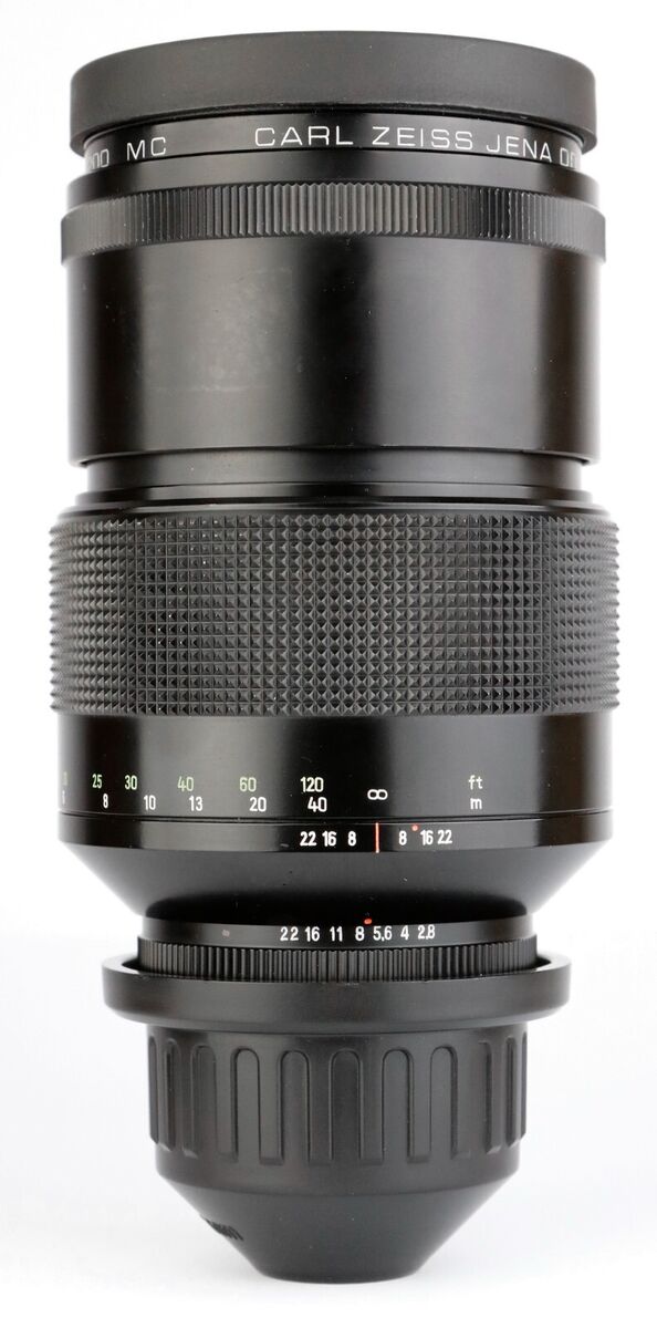 ZEISS Jena SONNAR 200 200mm f/2.8 lens w/ ARRI Arriflex PL ZEISS Jena SONNAR 200 200mm f/2.8 lens w/ ARRI Arriflex PL