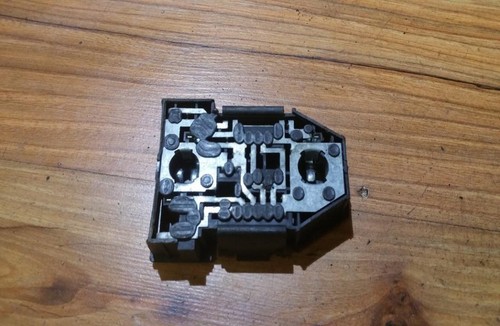 333945257 Lampenträger Rücklicht Rückleuchte innen Heckklappe  DE160977-83