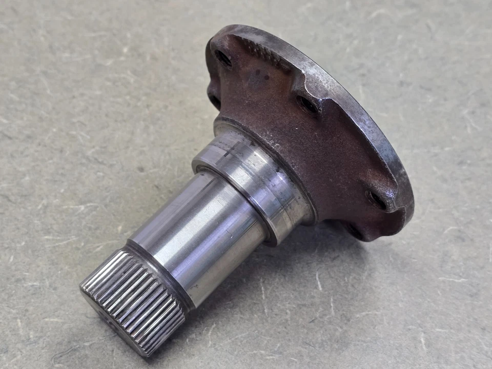 NICE USED ORIGINAL GENUINE PORSCHE 911 915 FINE SPLINE TRANS OUTPUT SHAFT NLA 2 - Imagem 3 de 4