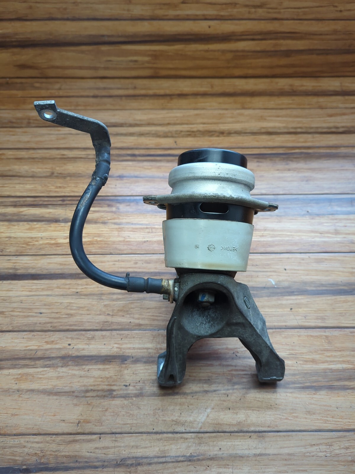 SUPPORT MOTEUR ARRIERE POUR PORSCHE CAYENNE 2002-2010