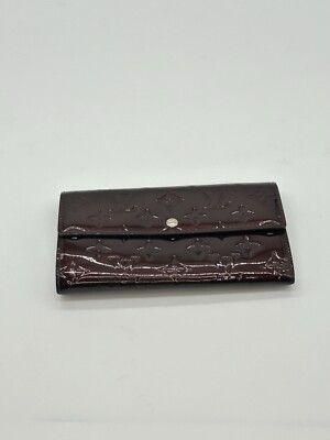 LOUIS VUITTON Amarante Monogram Vernis Sarah Wallet