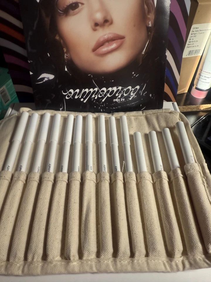 R.E.M. BEAUTY at the borderline 10pc GEL EYELINER PENCIL and 4pc EYLINER MARKER - Image 2 of 4