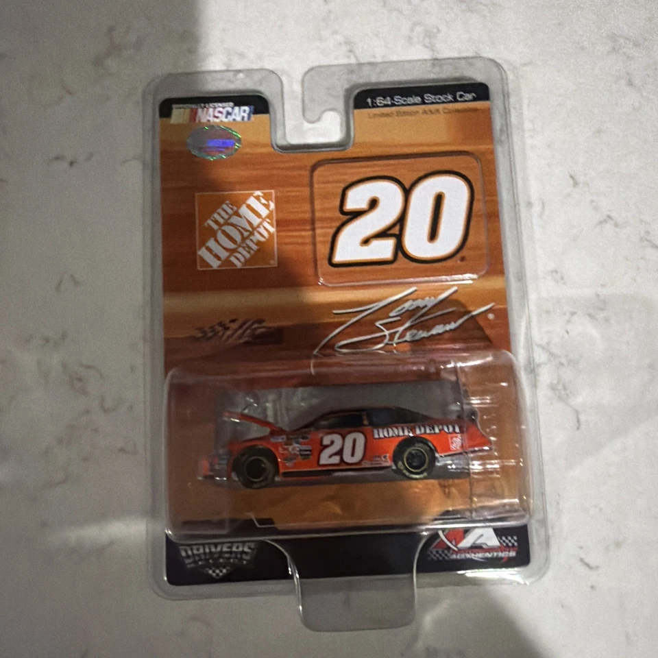 *MUY RARO* NASCAR Tony Stewart 2007 Home Depot Drivers Select Foto 3 de 4