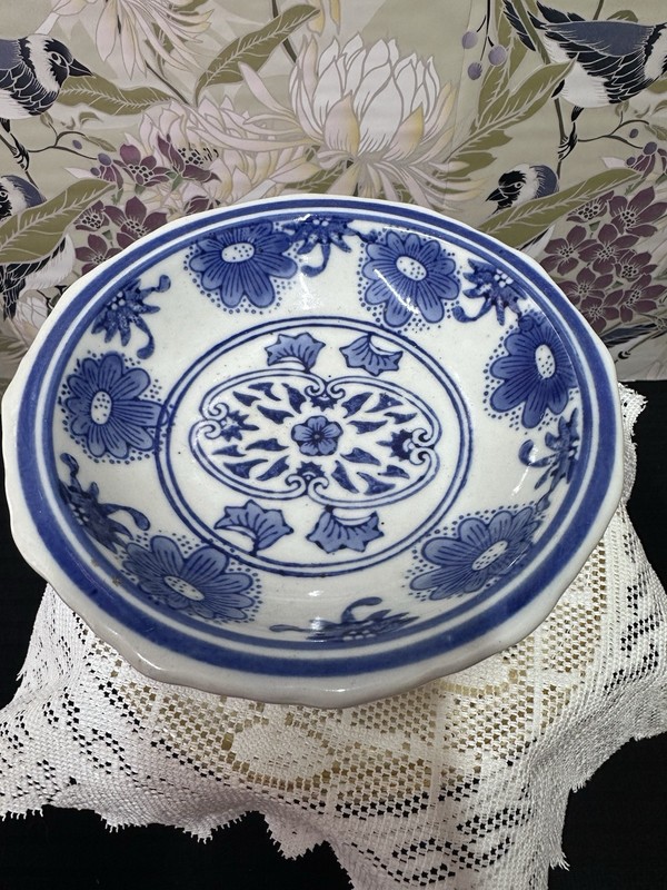 Chinese Blue & White Porcelain Pedestal Bowl Floral Design w/ Character Mark