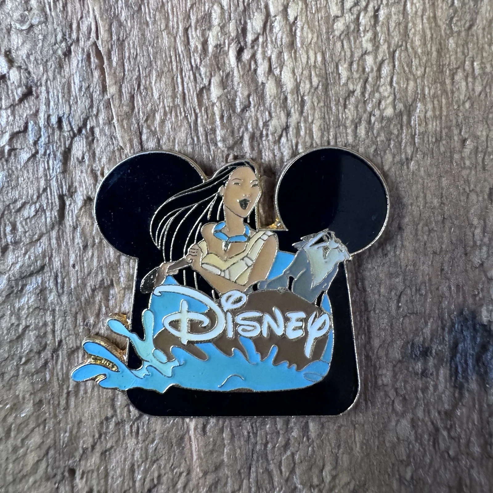 DISNEY POCAHONTAS & MEEKO DISEY CHANNEL (Black TV set w/ears) PIN!
