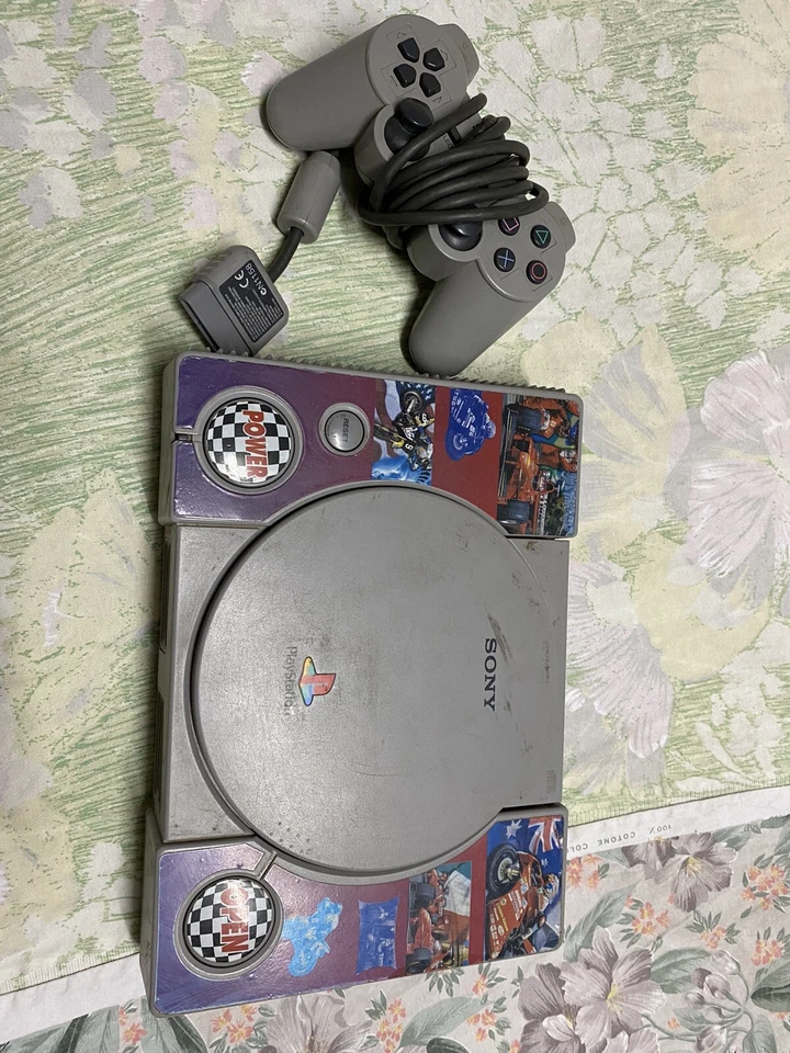 Sony PlayStation, foto 1 di 5