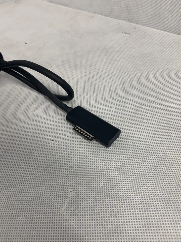 Estación de acoplamiento Microsoft 1661 PF3-00005 para Microsoft Surface Pro 3, 4, 5, 6 Foto 3 de 4