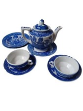 8 Pc Child  s Blue Willow Tea party Plates Saucer Cups Tea Pot Vintage Kid's Toy