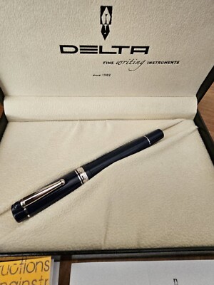 FOUNTAIN PEN DELTA WE WHAT ELSE BLACK WHITE FOUNTAIN PEN NEW NEVER USED