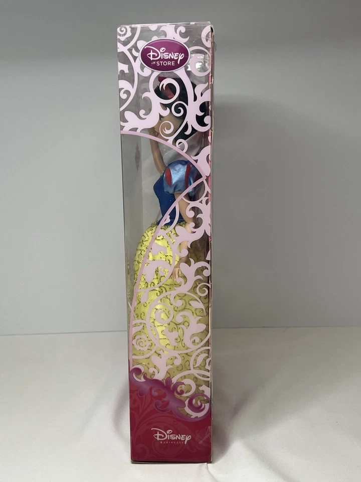 Disney Store Poseable Snow White Princess Doll 12 Inches Tall NIB - Image 2 of 4