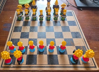 Vintage The Simpsons 3D Chess Set 23 Chess Pieces 1991