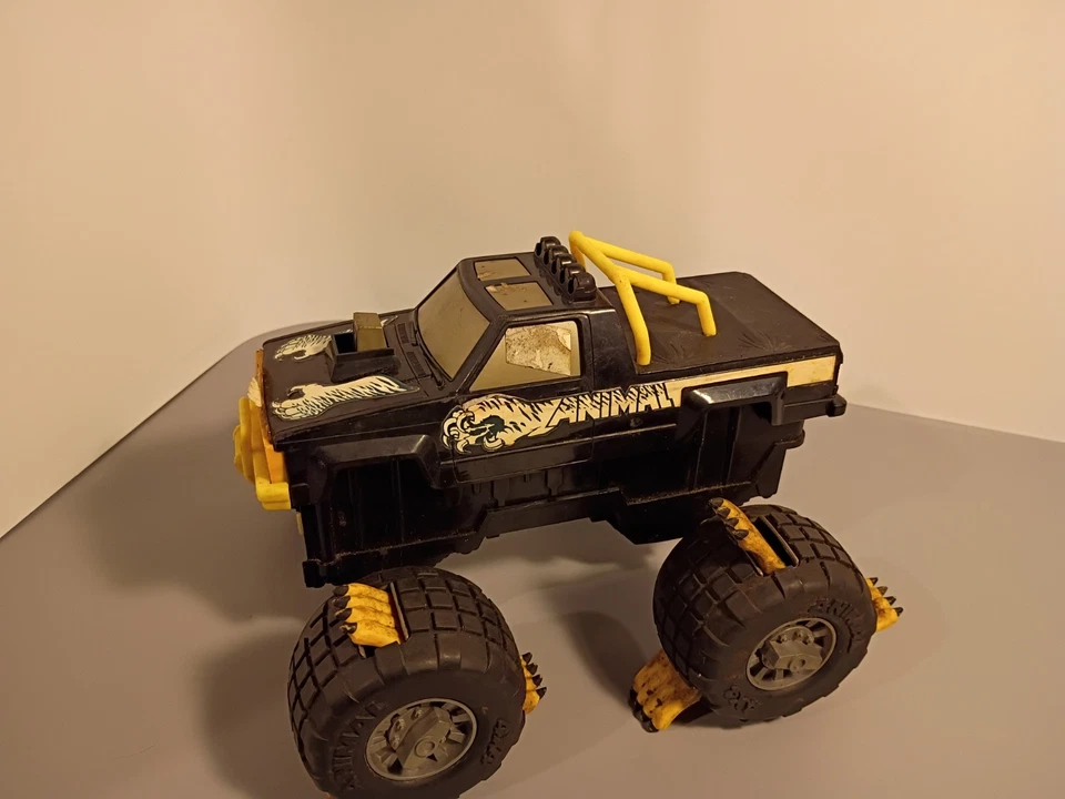 Rare HTF Yellow Front 1984 Lewis Galoob 4x4 ANIMAL monster truck (Parts/Repair)  - Image 2 of 4
