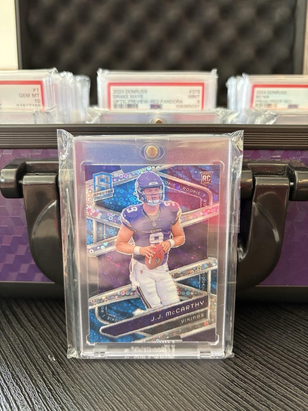 2024 Panini Spectra Football JJ McCarthy Neon Blue Die Cut #121 23/50