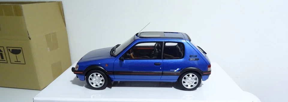 Peugeot 205 1.9 GTI Le Mans Miami Blue OT1153 1/18 Ottomobile - Immagine 2 di 4