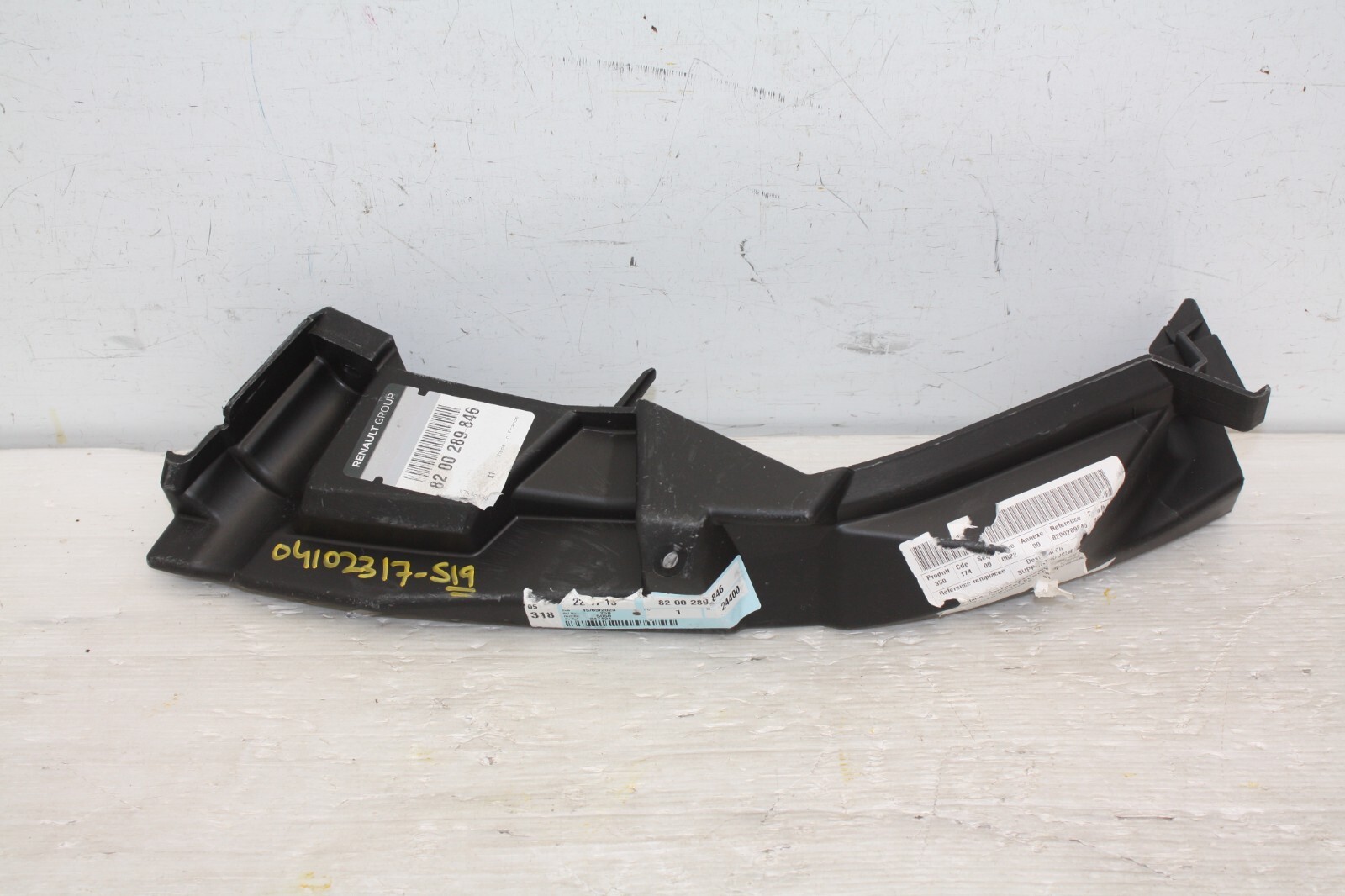 2007 Renault CLIO Mk3 Driver Side Front Bumper Bracket 8200289846  