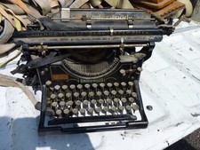 Antique Underwood Standard Typewriter thumbnail