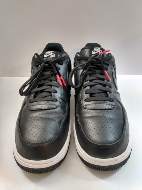 air force one low black white