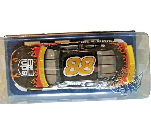 1997 NASCAR Rumble 'n' Roar Gas Can Racer W Pit Crew Figure