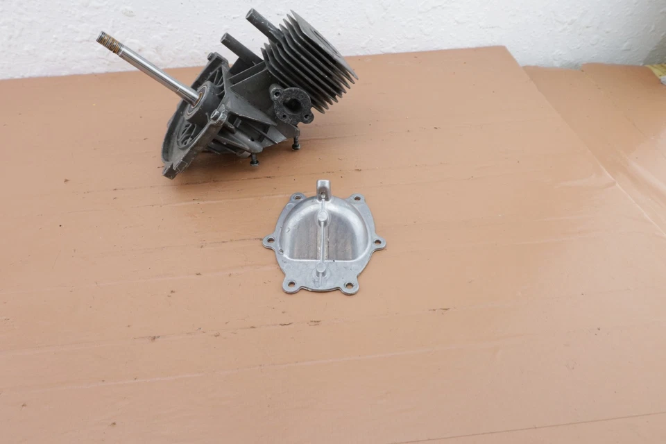 Homelite UT33650B String Trimmer OEM Engine / Crankcase 640211001 - Image 2 of 4