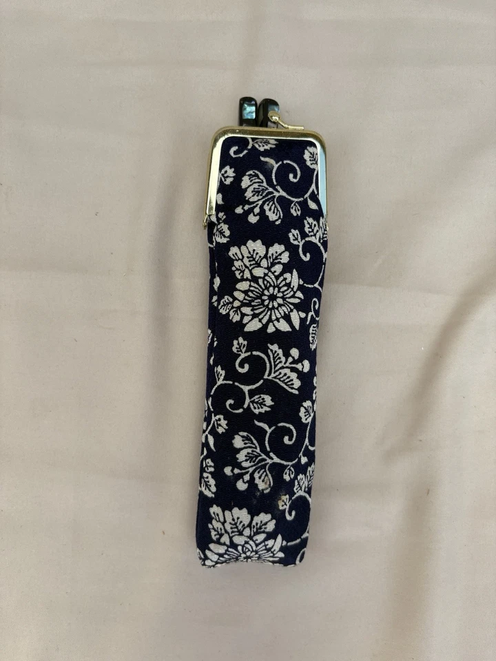 Kit de peinado japonés con peine, cepillo, espejo, palitos y estuche azul Foto 2 de 4