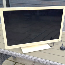 Toshiba 24D1434DB 24in White LCD TV 1080p Full HD Remote Included