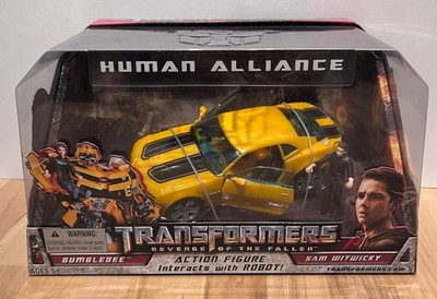 Mint in box Transformers Revenge of the Fallen Human Alliance Bumblebee