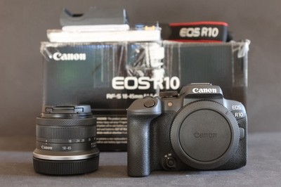 Canon EOS R10 24,2MP Spiegellose Systemkamera - Schwarz (Kit mit RF-S 18-45mm...